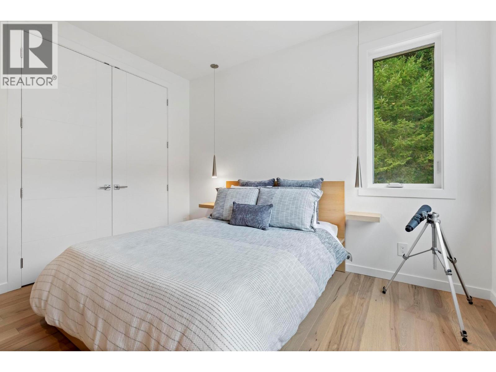 5147 Sunset Drive, Eagle Bay