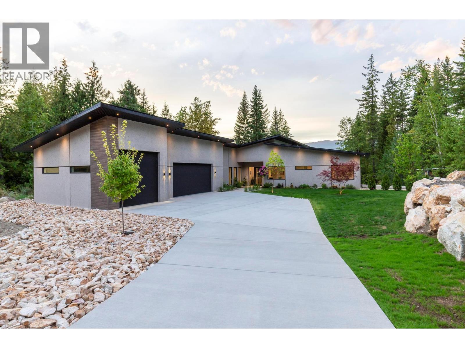 5147 Sunset Drive, Eagle Bay