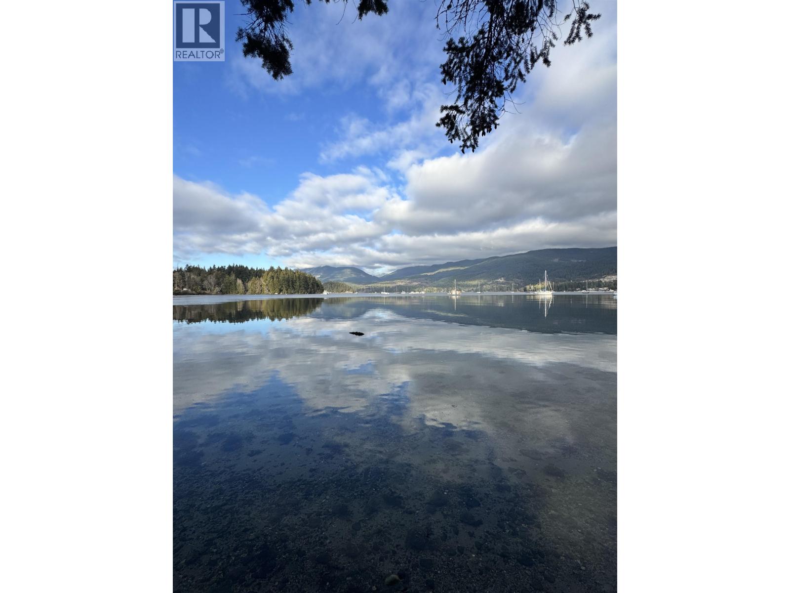 5830 MARINE WAY, Sechelt