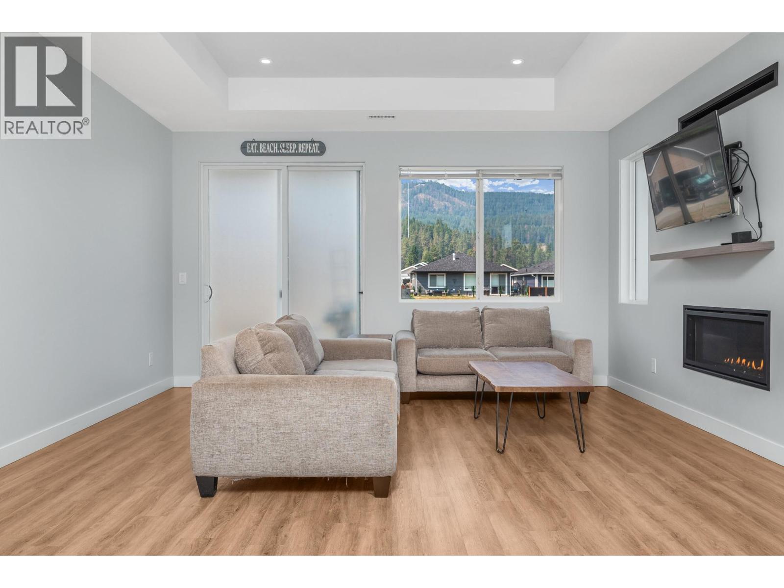 528 Loon Avenue - 16