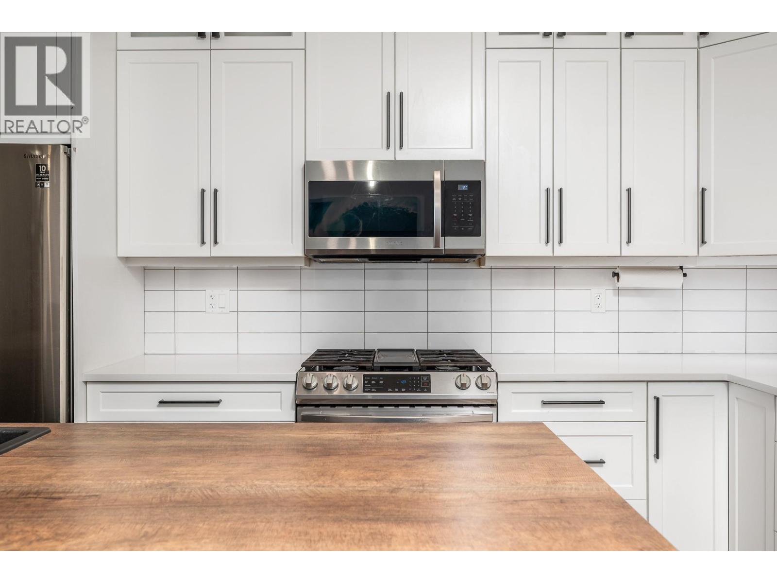 528 Loon Avenue - 21