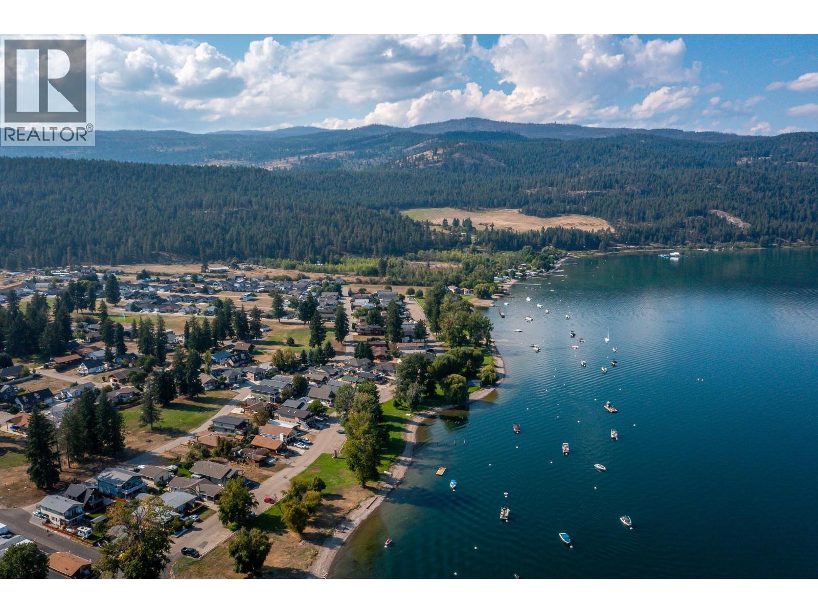 528 Loon Avenue - 44