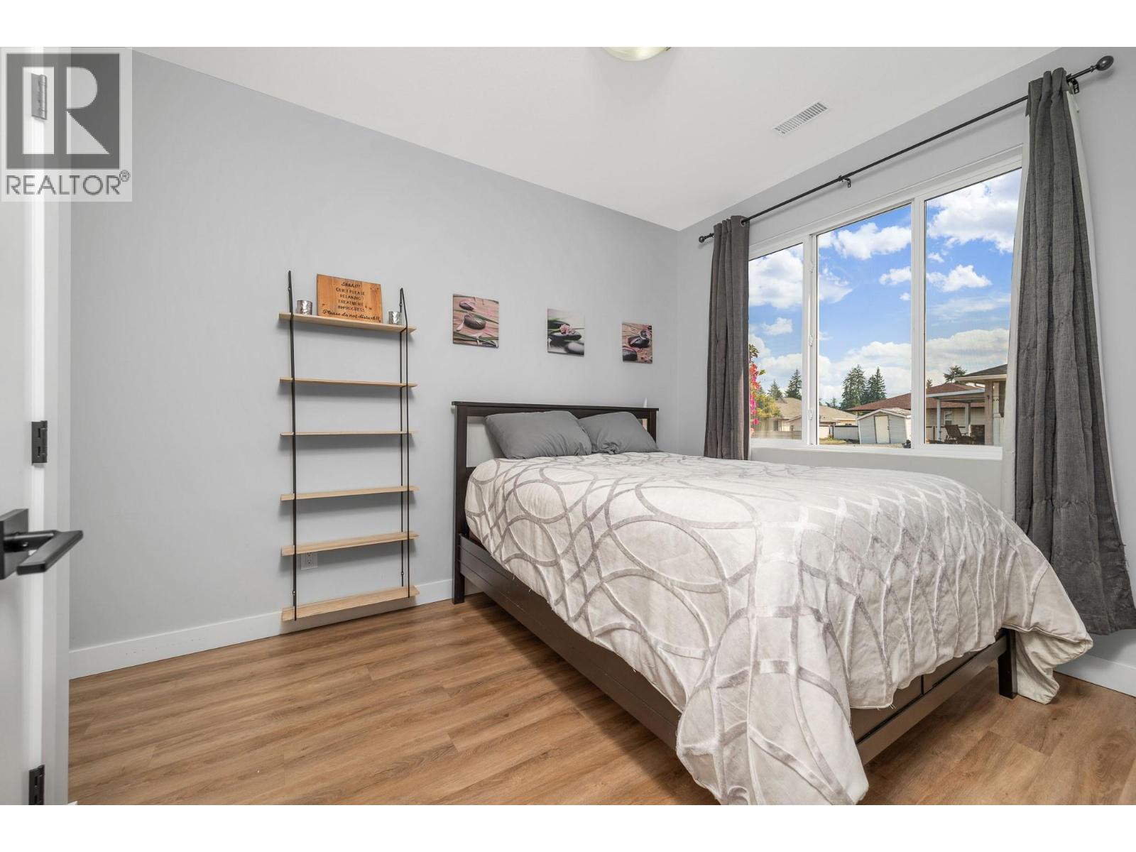 528 Loon Avenue - 7