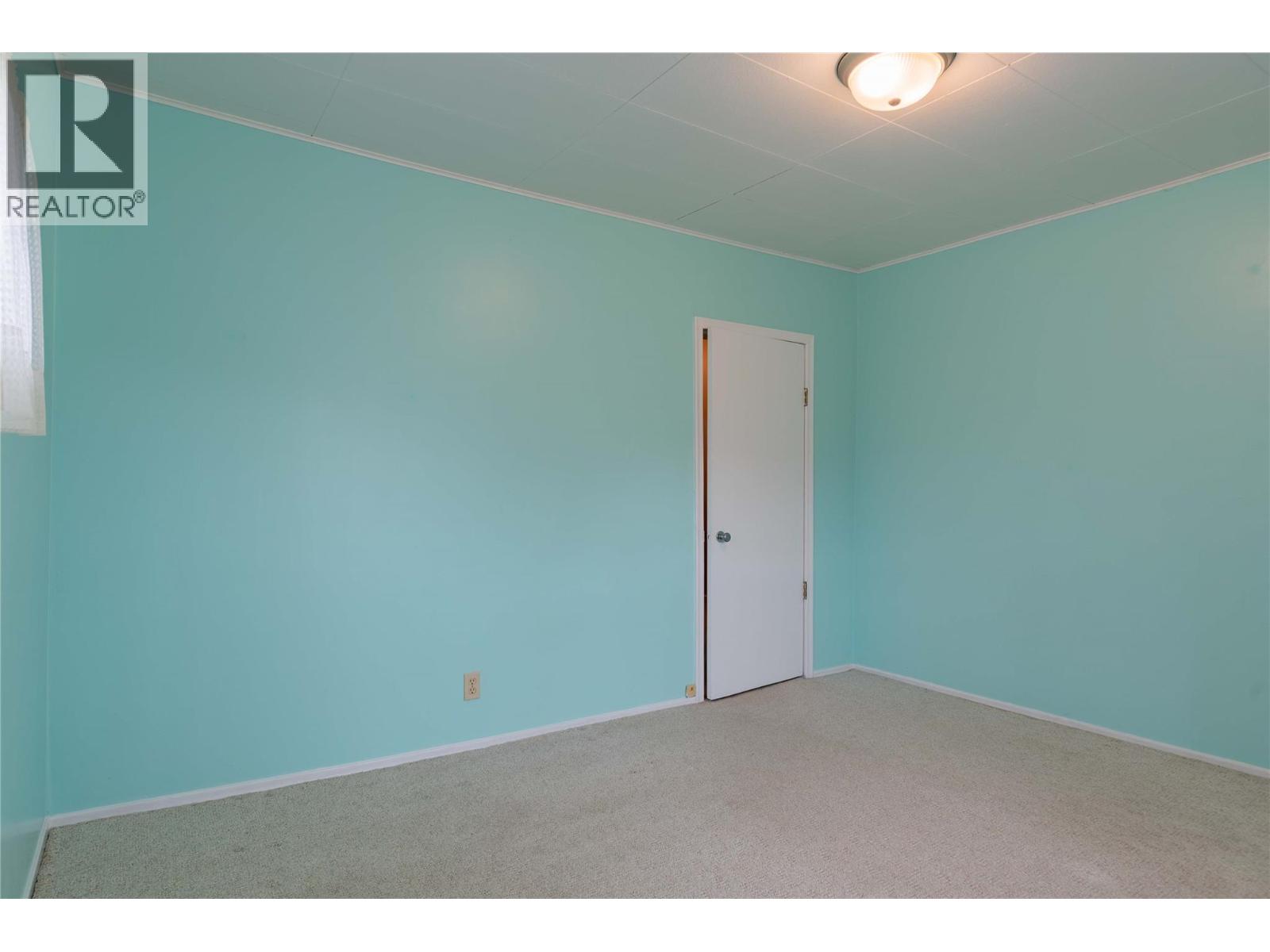 916 Nelson Avenue, Trail