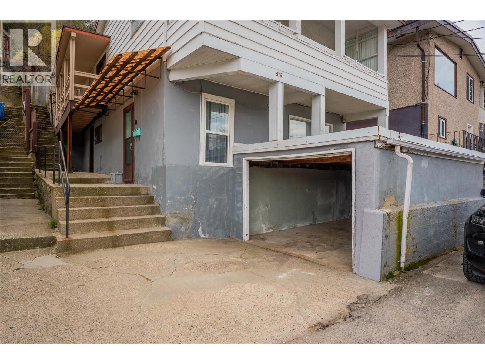916 Nelson Avenue, Trail