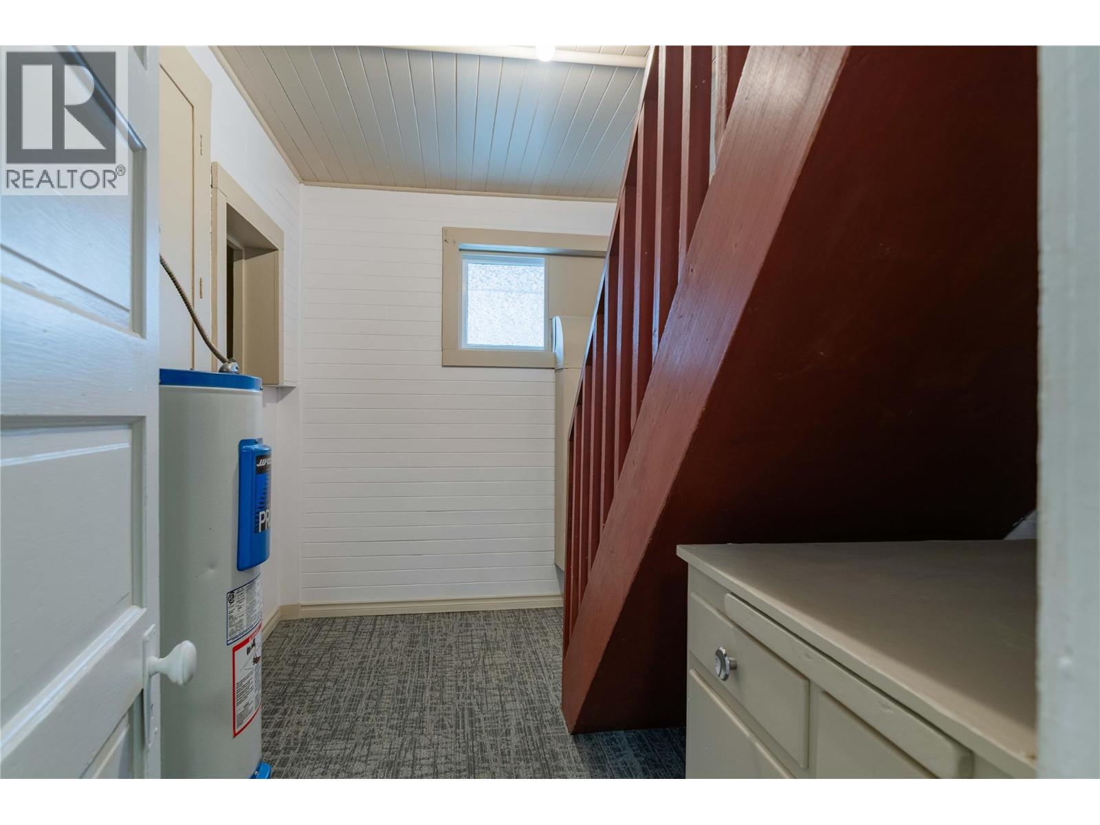 916 Nelson Avenue, Trail