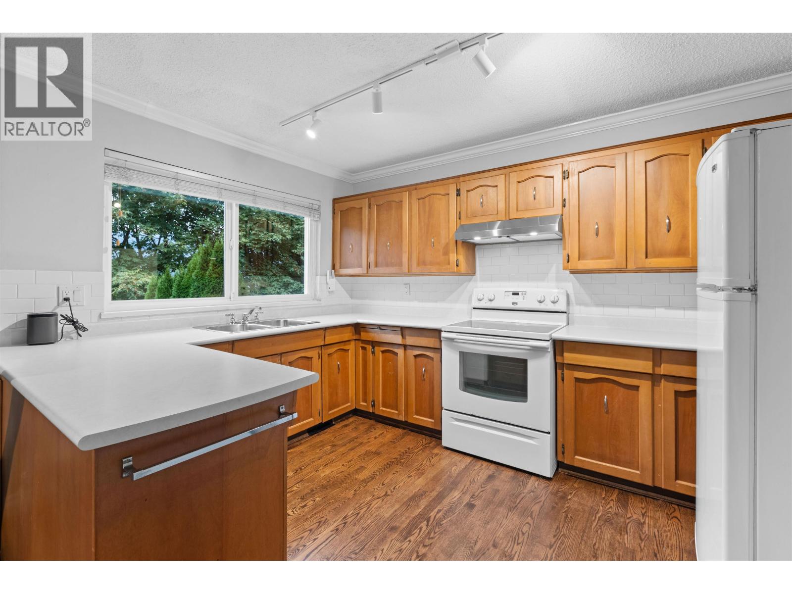 4 NOBLE COURT, Port Moody