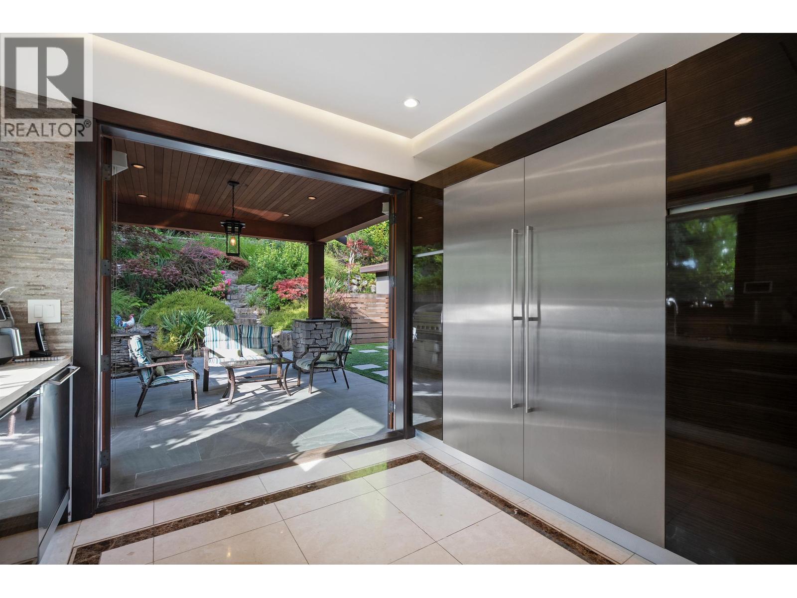 2643 NELSON AVENUE, West Vancouver