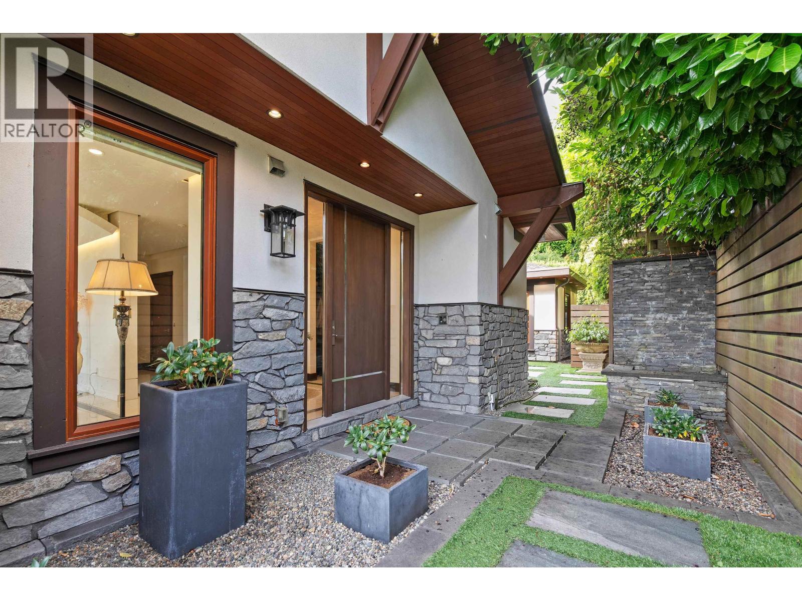 2643 NELSON AVENUE, West Vancouver