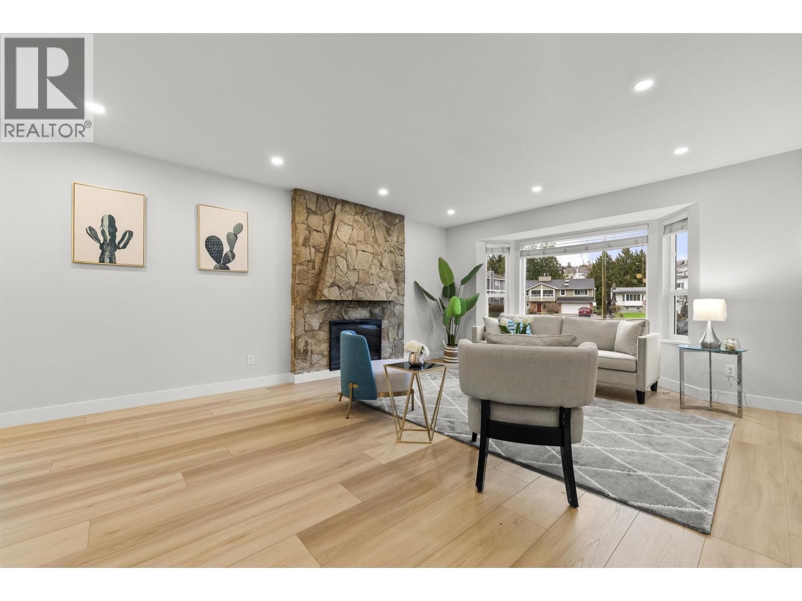 3055 ROTHBURY PLACE, Burnaby