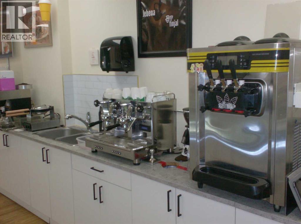 Business for Sale in    Avenue NE Tuxedo Park Calgary 