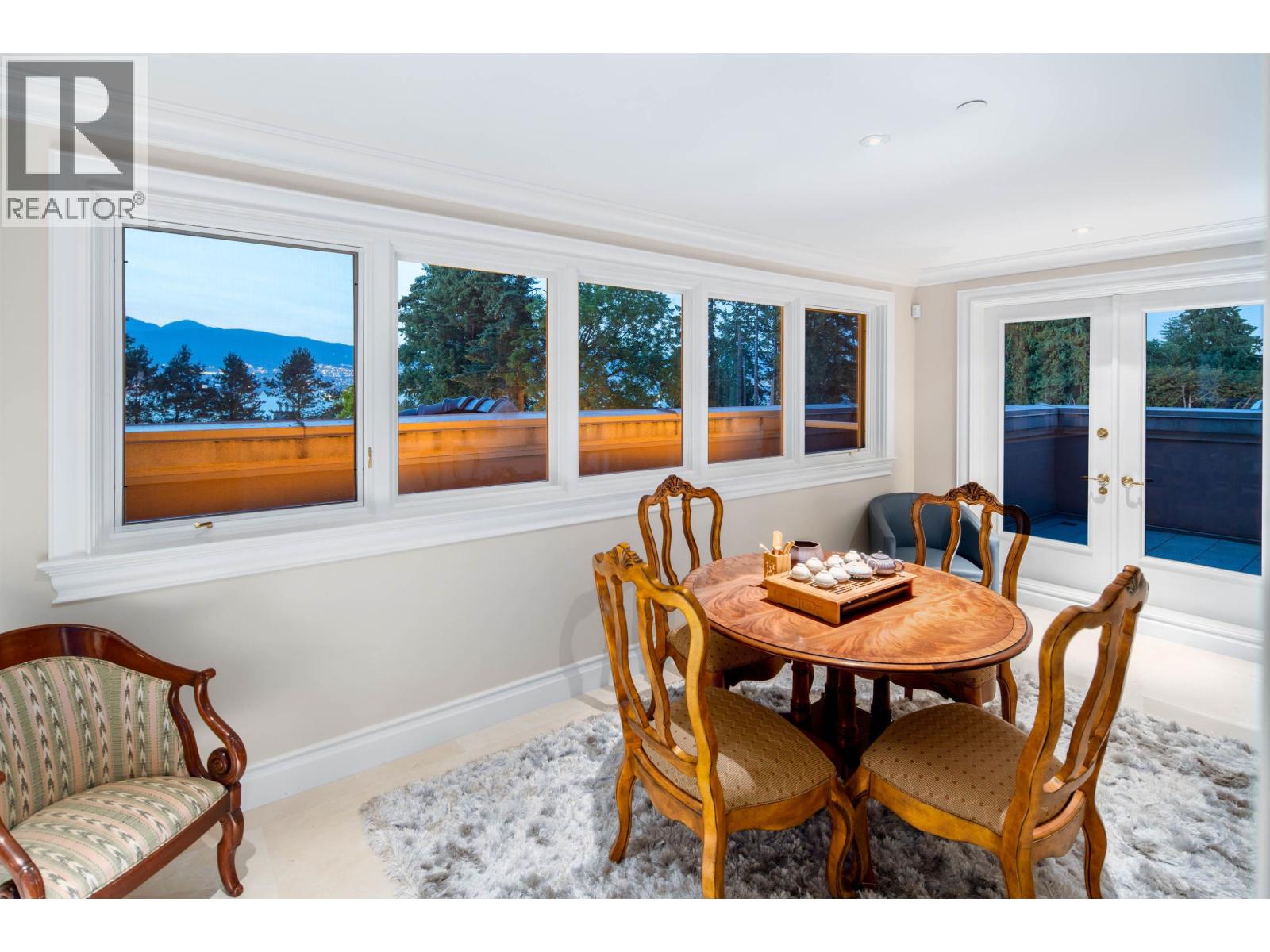 House in Vancouver - Image 13