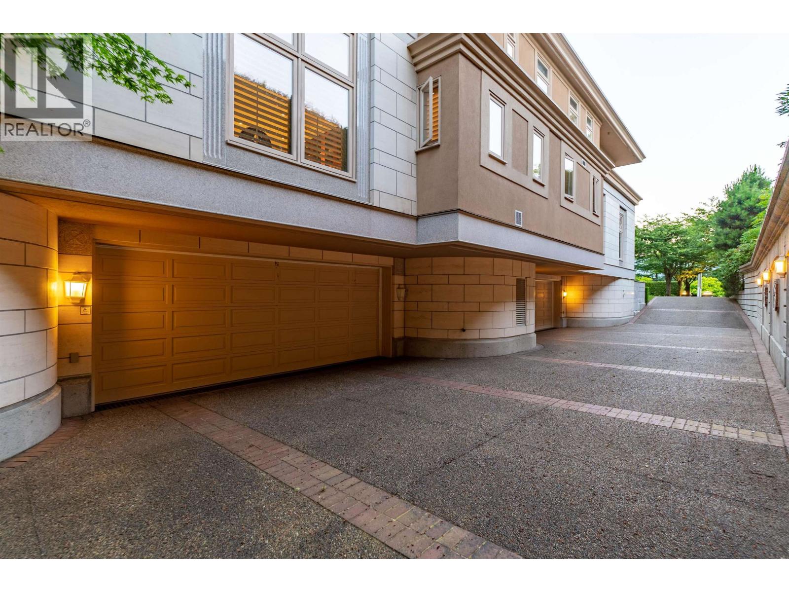 House in Vancouver - Image 23