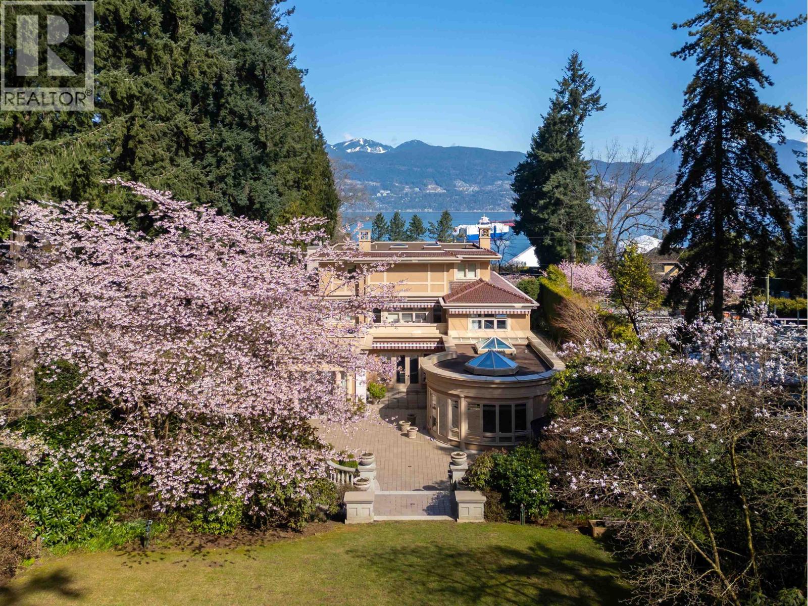 House in Vancouver - Image 29