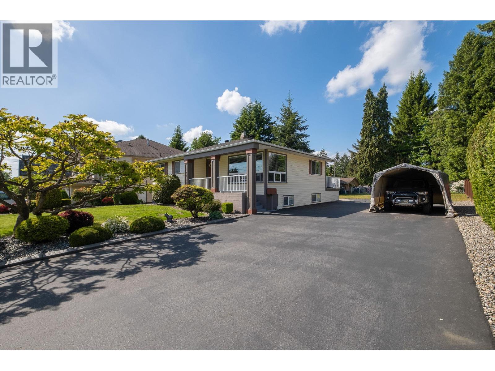 19569 116B AVENUE, Pitt Meadows