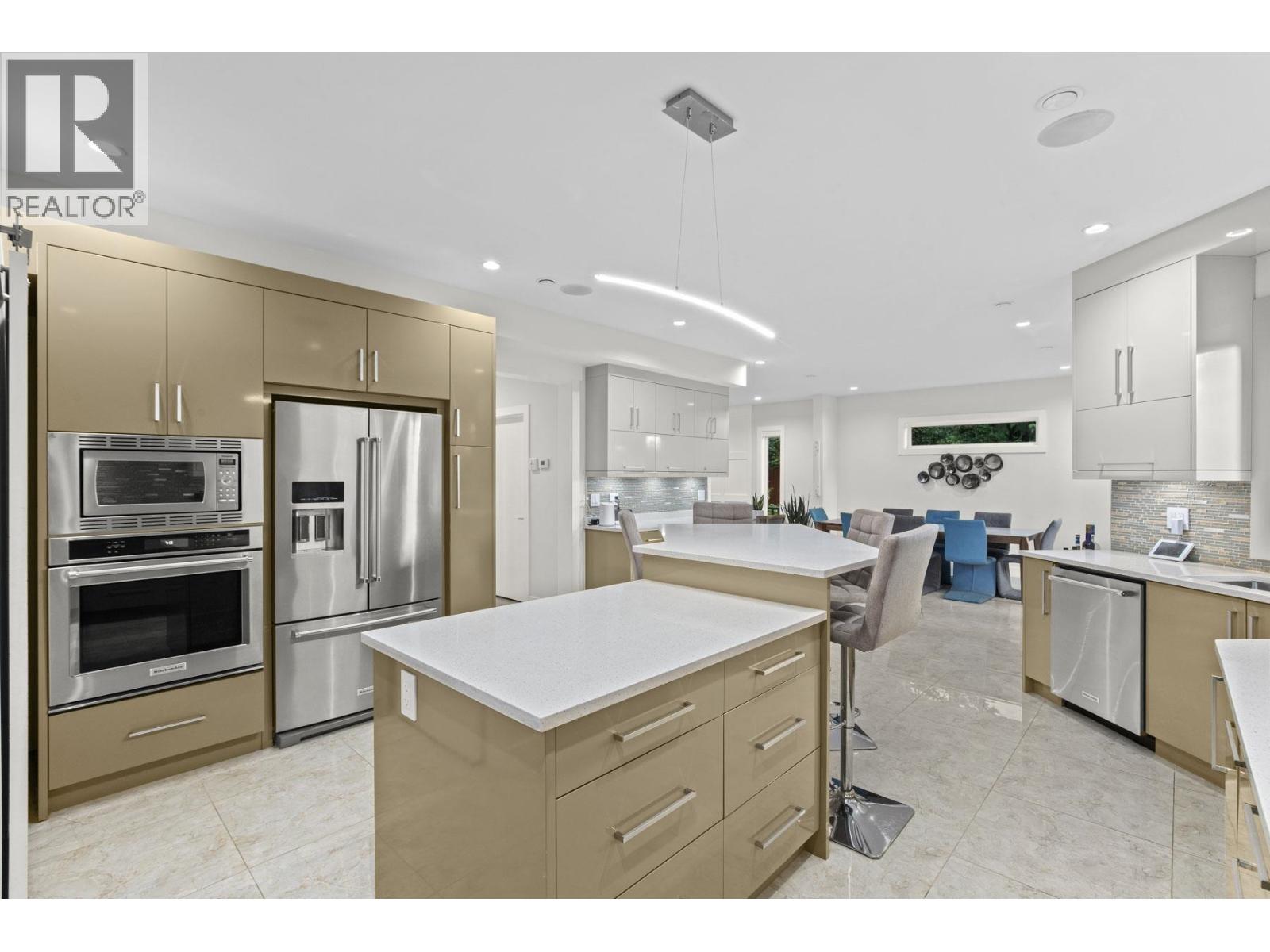 4935 CEDARCREST AVENUE, North Vancouver
