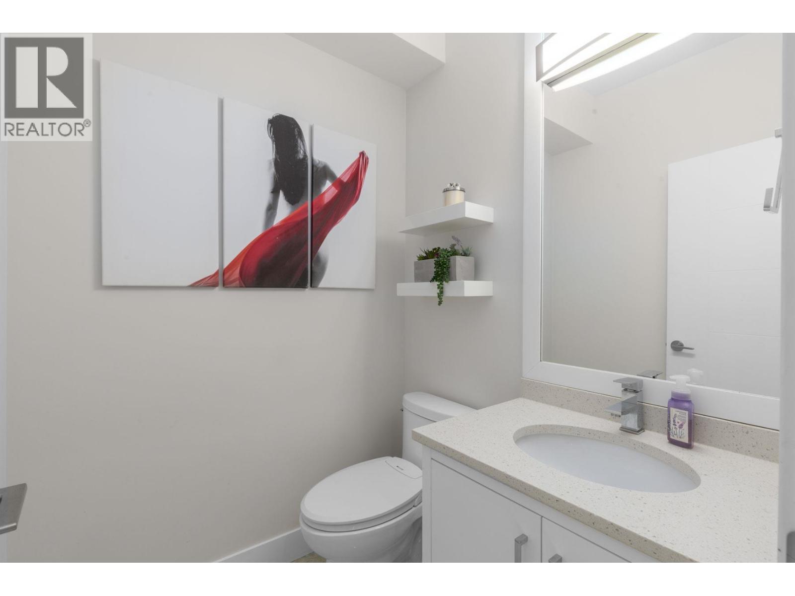 4935 CEDARCREST AVENUE, North Vancouver