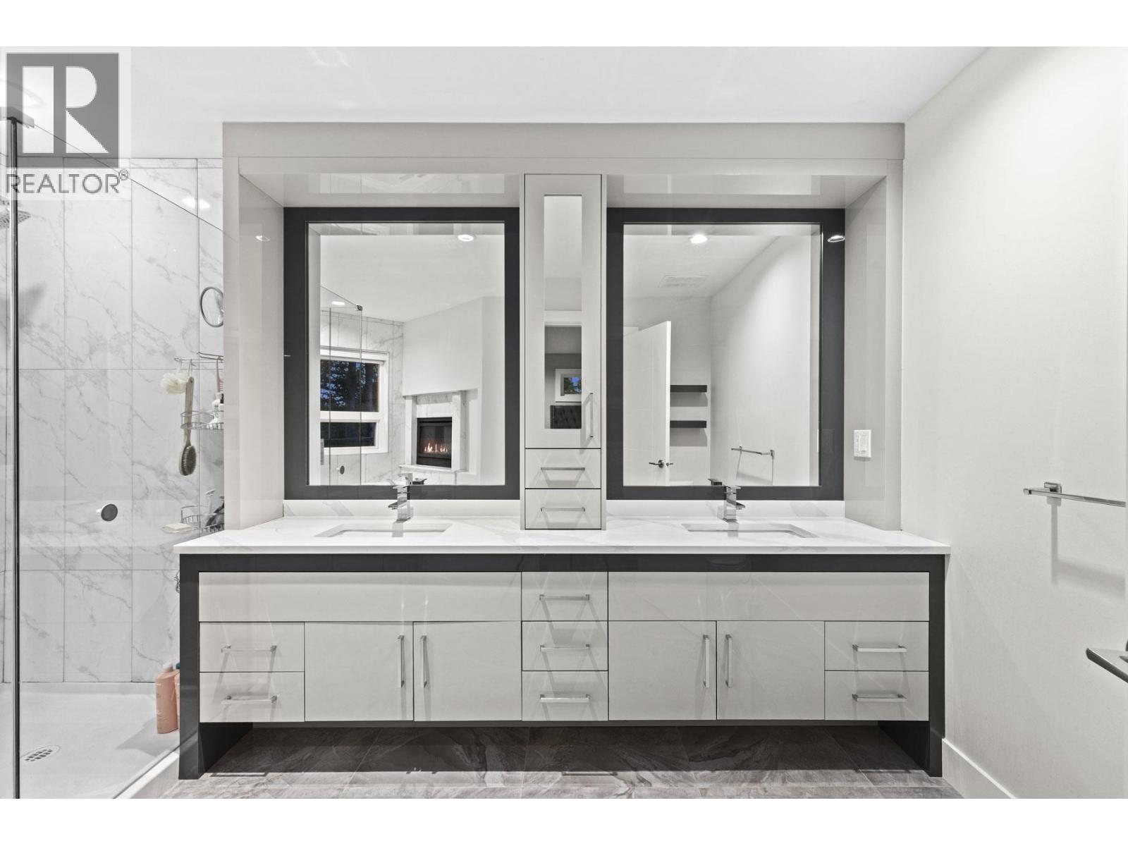 4935 CEDARCREST AVENUE, North Vancouver