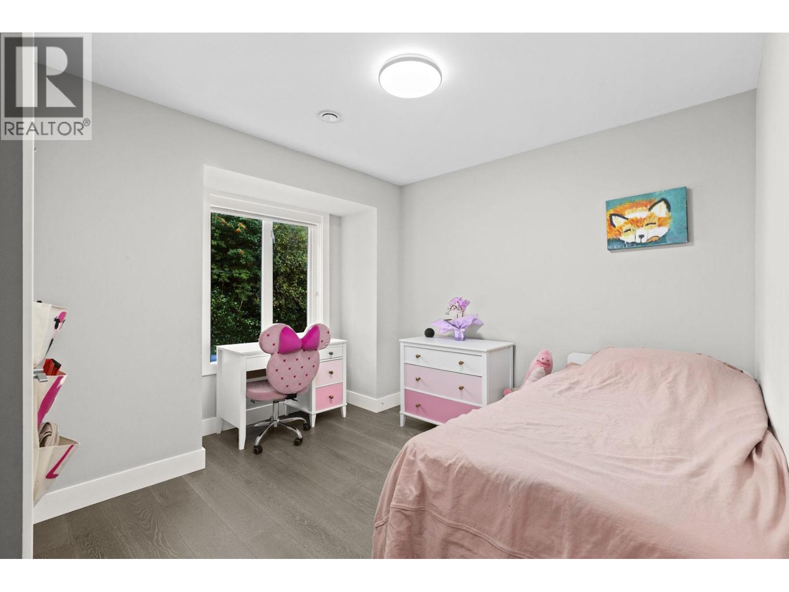 4935 CEDARCREST AVENUE, North Vancouver