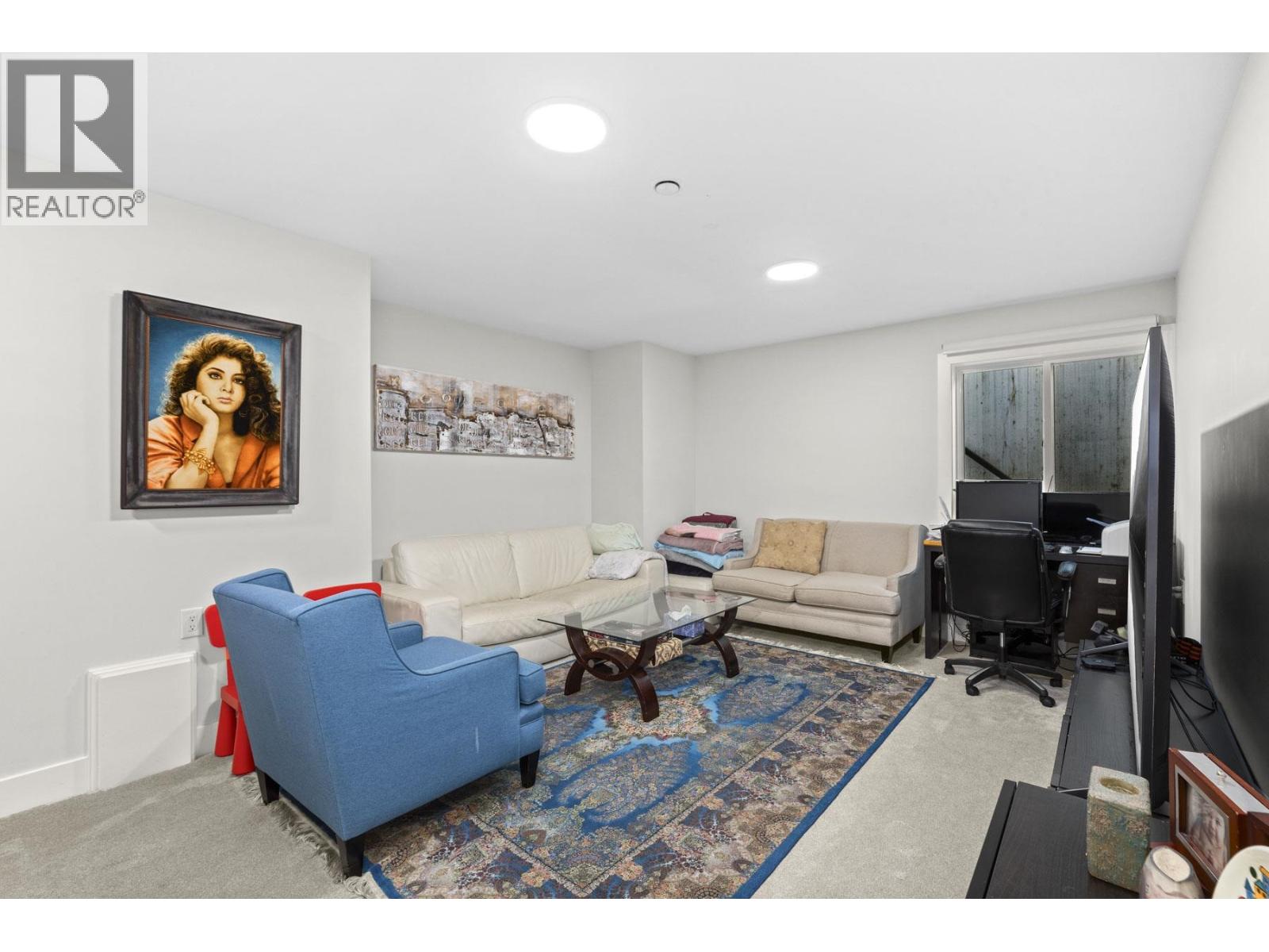 4935 CEDARCREST AVENUE, North Vancouver