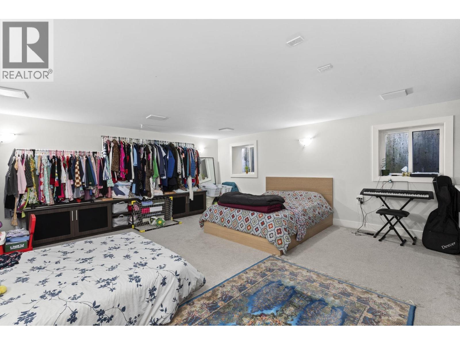 4935 CEDARCREST AVENUE, North Vancouver