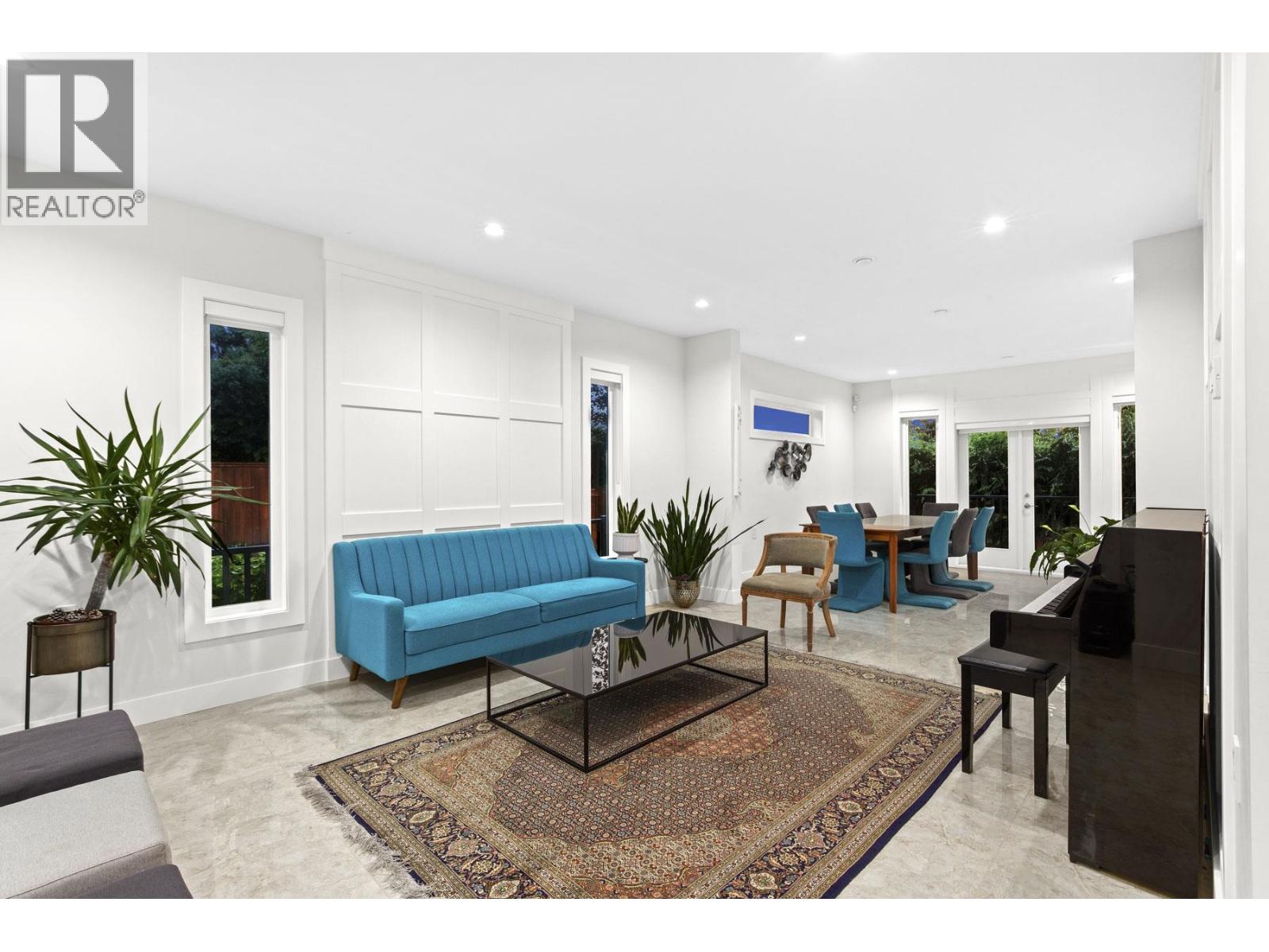 4935 CEDARCREST AVENUE, North Vancouver