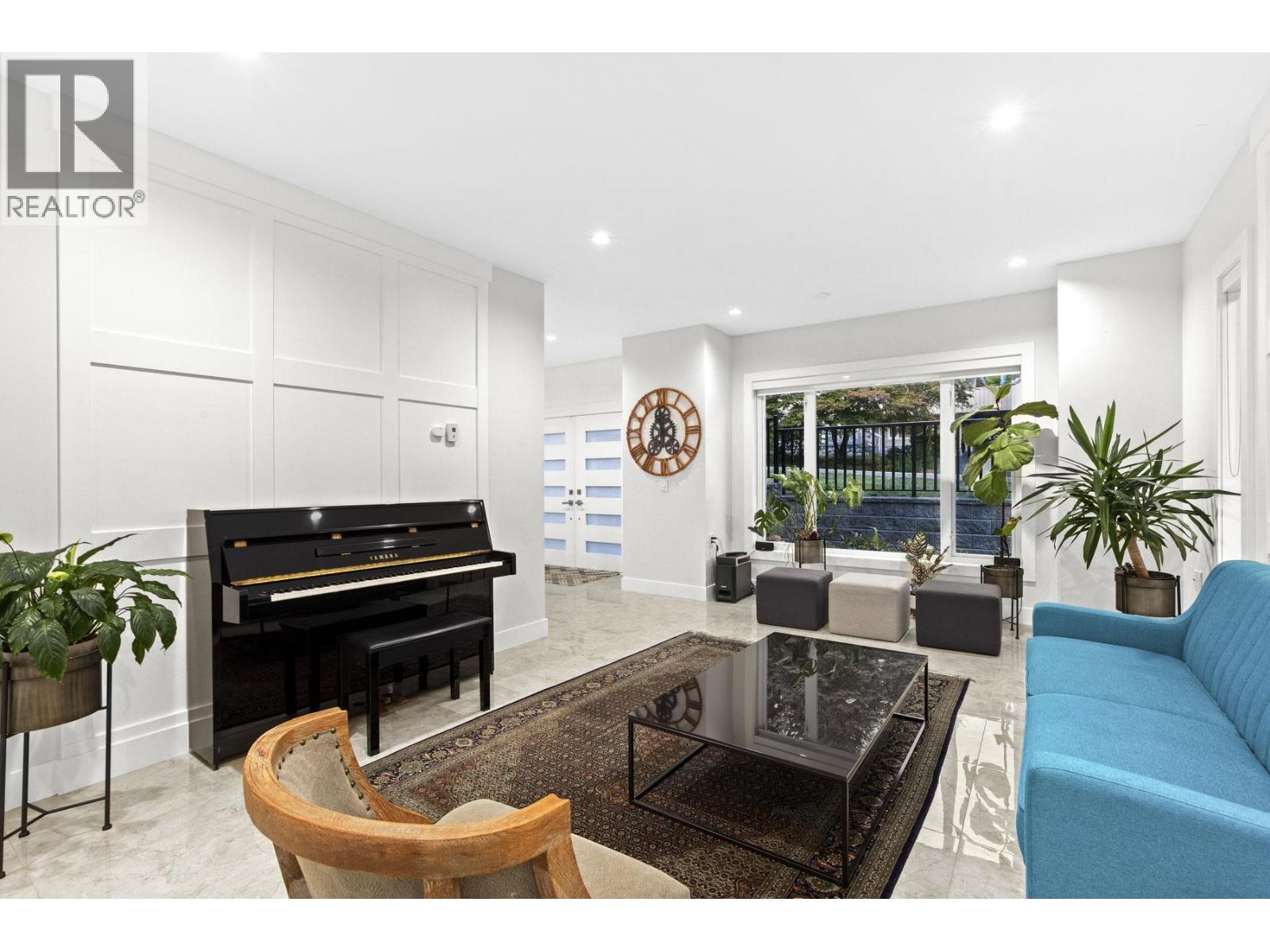 4935 CEDARCREST AVENUE, North Vancouver