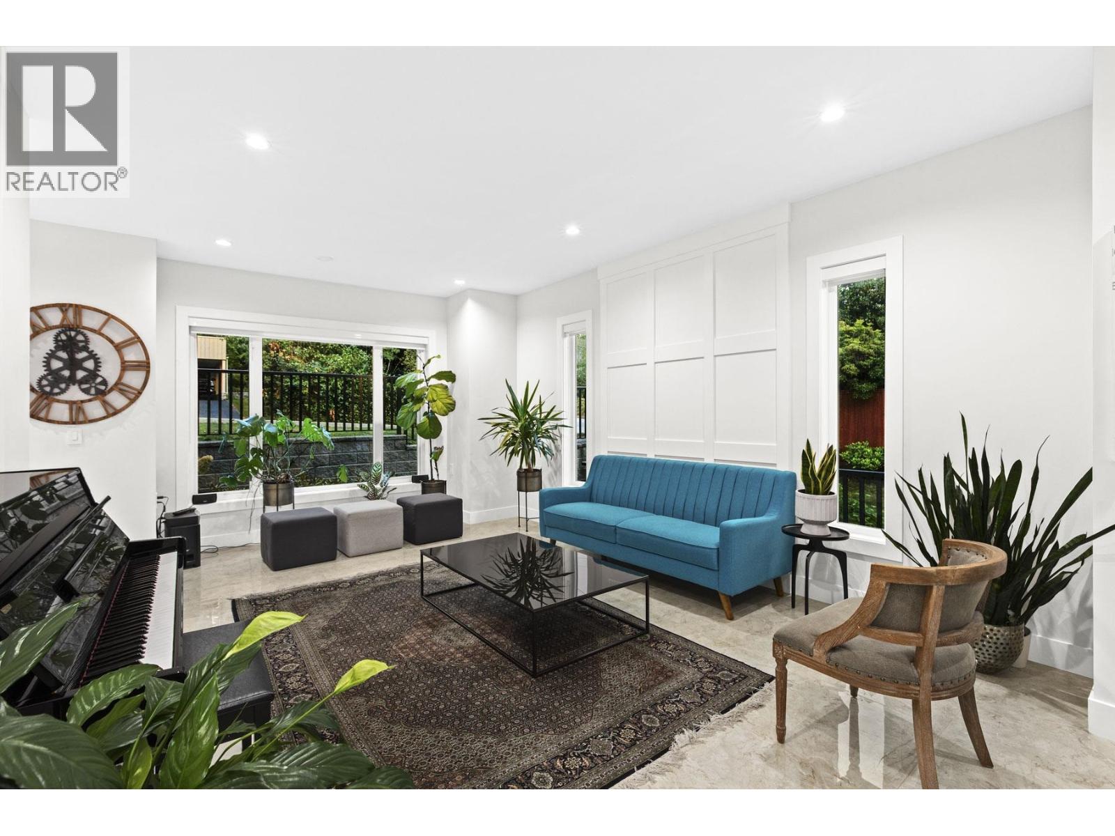 4935 CEDARCREST AVENUE, North Vancouver