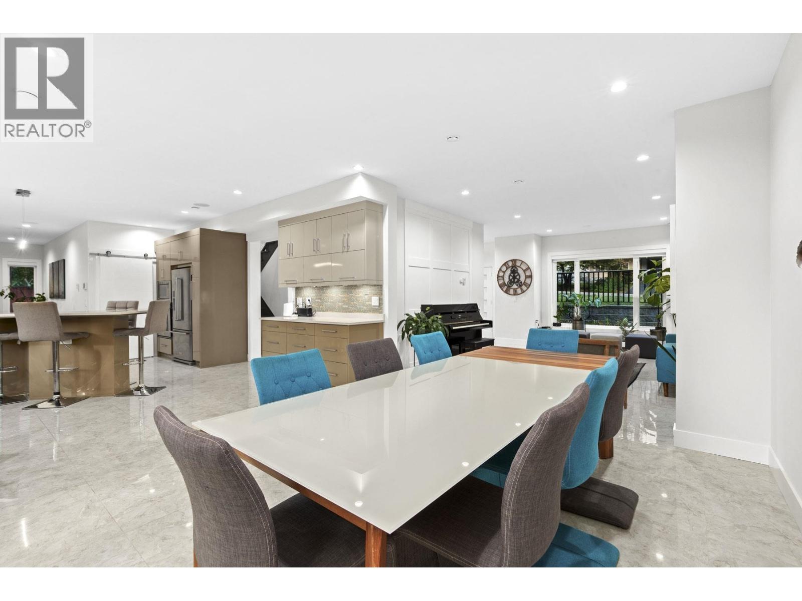 4935 CEDARCREST AVENUE, North Vancouver