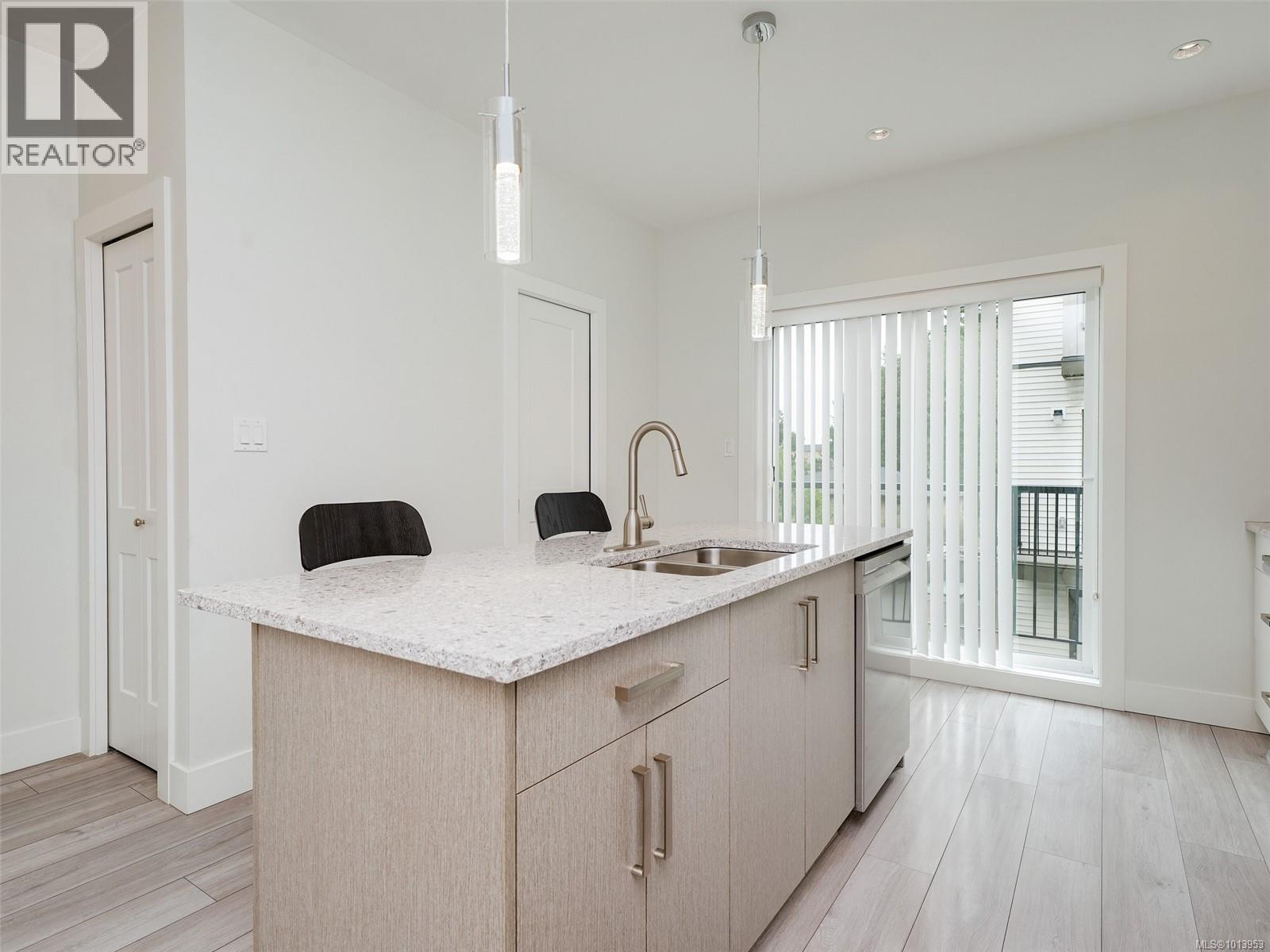101 2821 Jacklin Rd, Langford