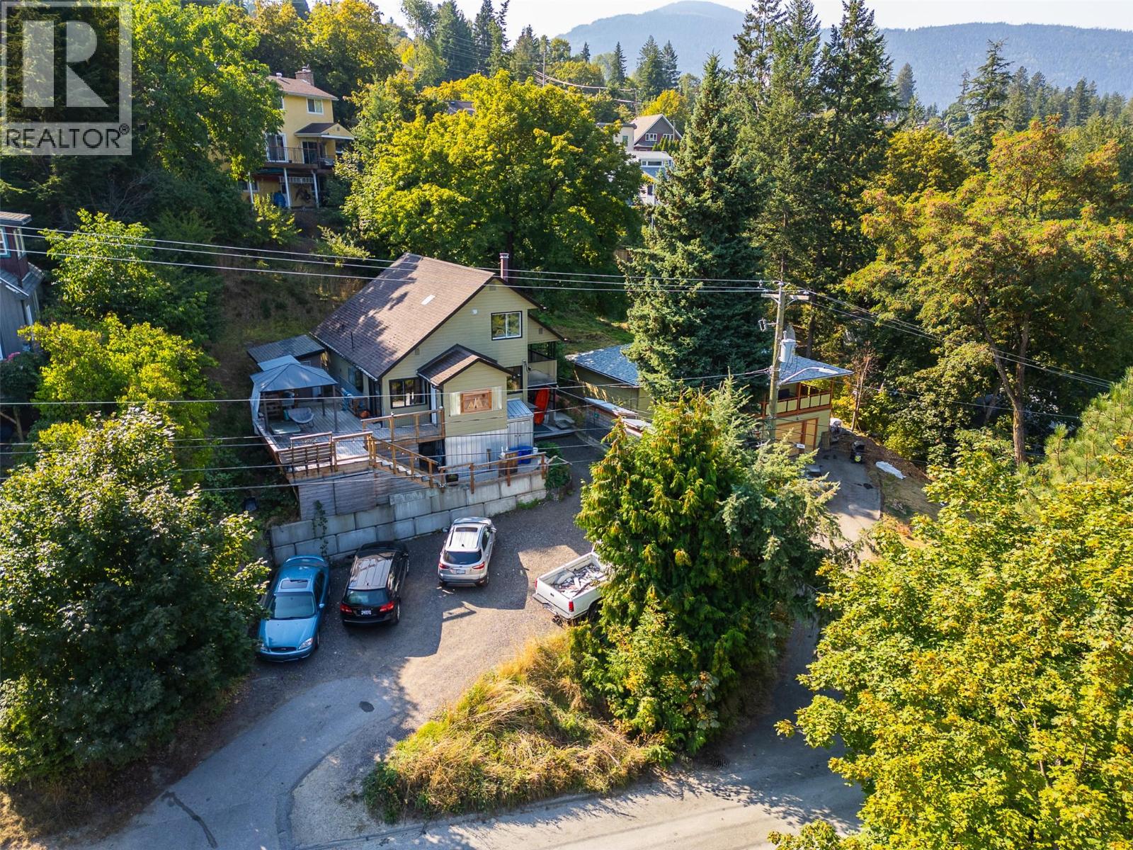 320 CHATHAM Street, Nelson