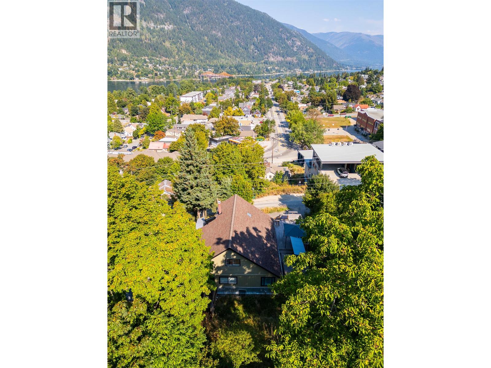 320 CHATHAM Street, Nelson