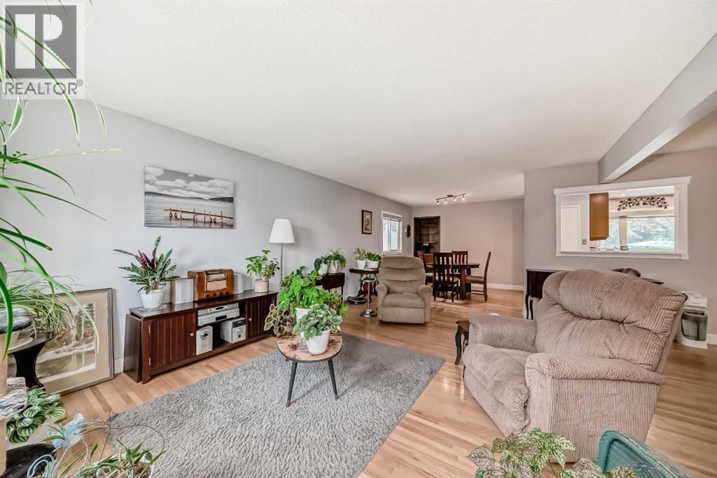 Single Family House Bungalow for Sale in  Hunterston Hill NW Huntington Hills Calgary 