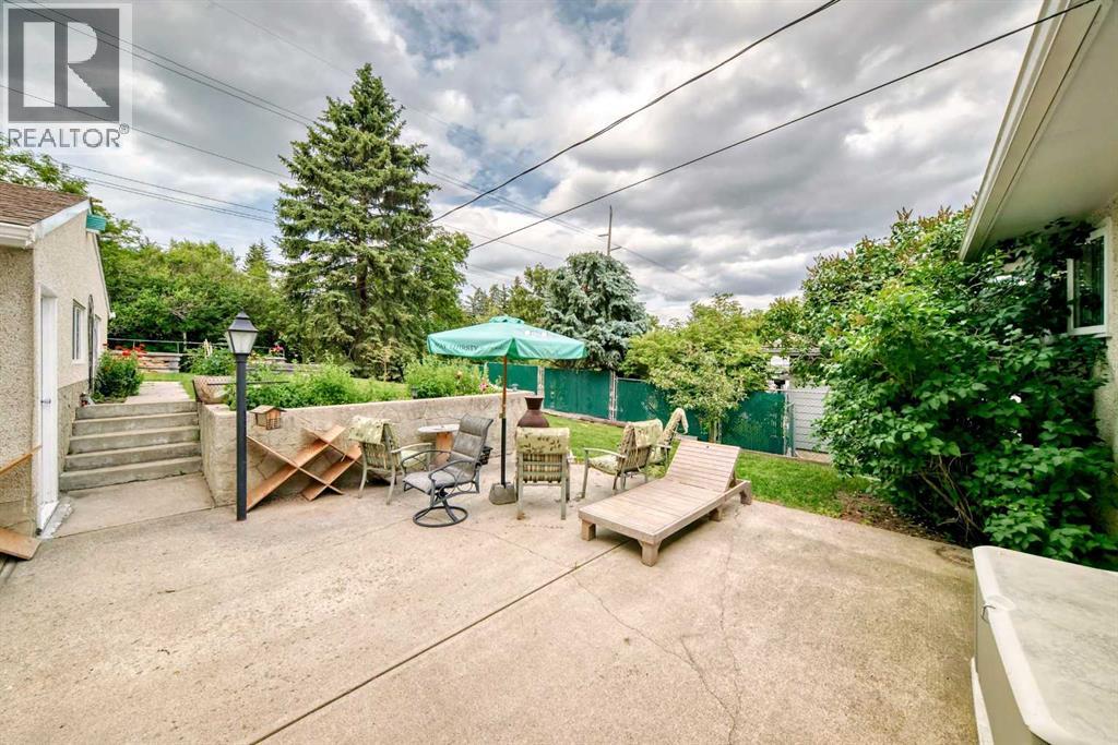 Single Family House Bungalow for Sale in  Hunterston Hill NW Huntington Hills Calgary 