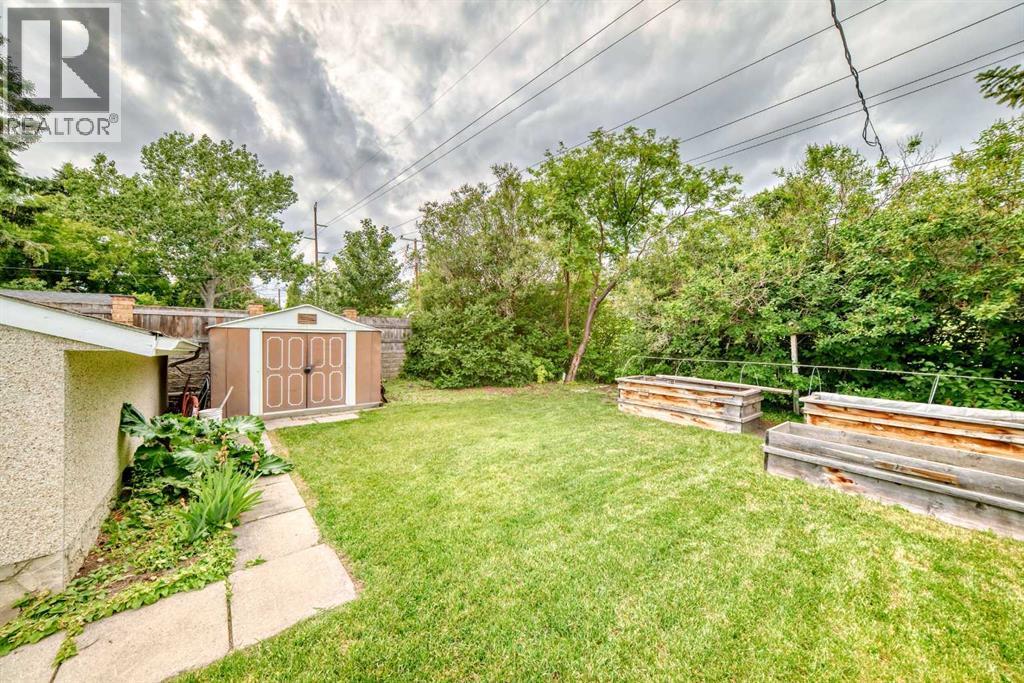 Single Family House Bungalow for Sale in  Hunterston Hill NW Huntington Hills Calgary 