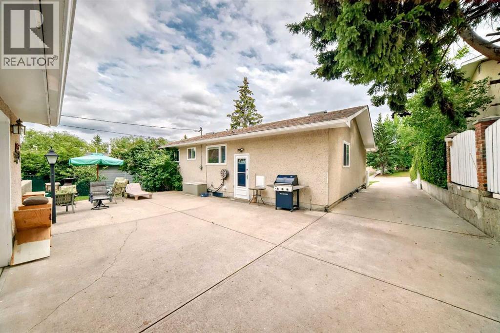 Single Family House Bungalow for Sale in  Hunterston Hill NW Huntington Hills Calgary 