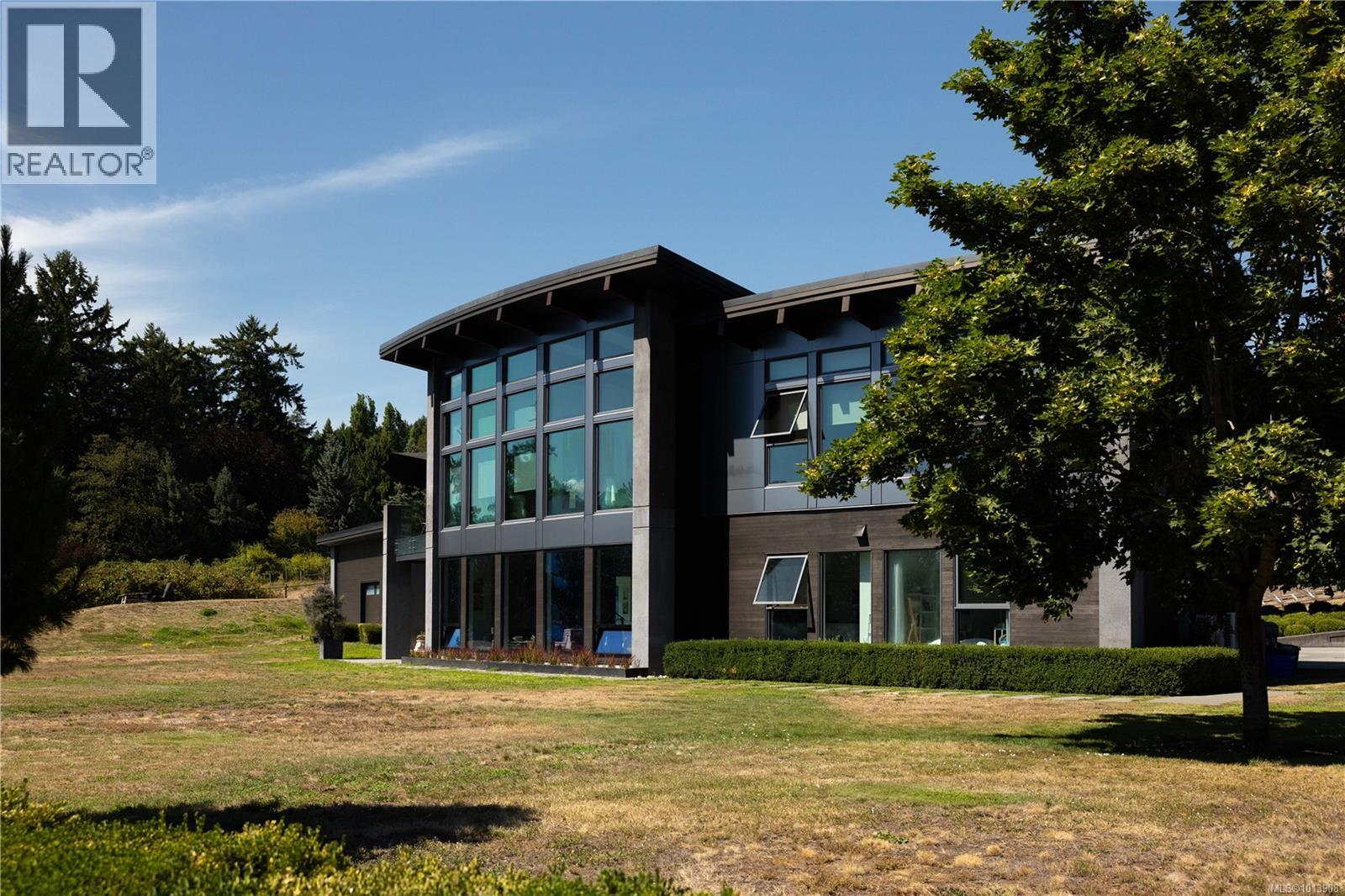  7756 West Saanich Road, Central Saanich