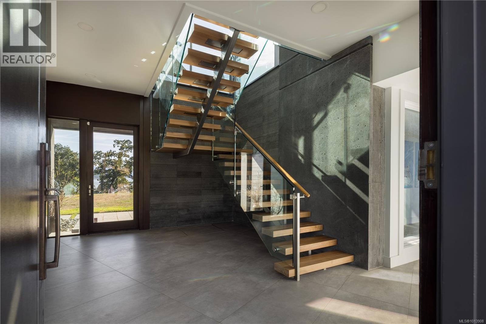  7756 West Saanich Road, Central Saanich
