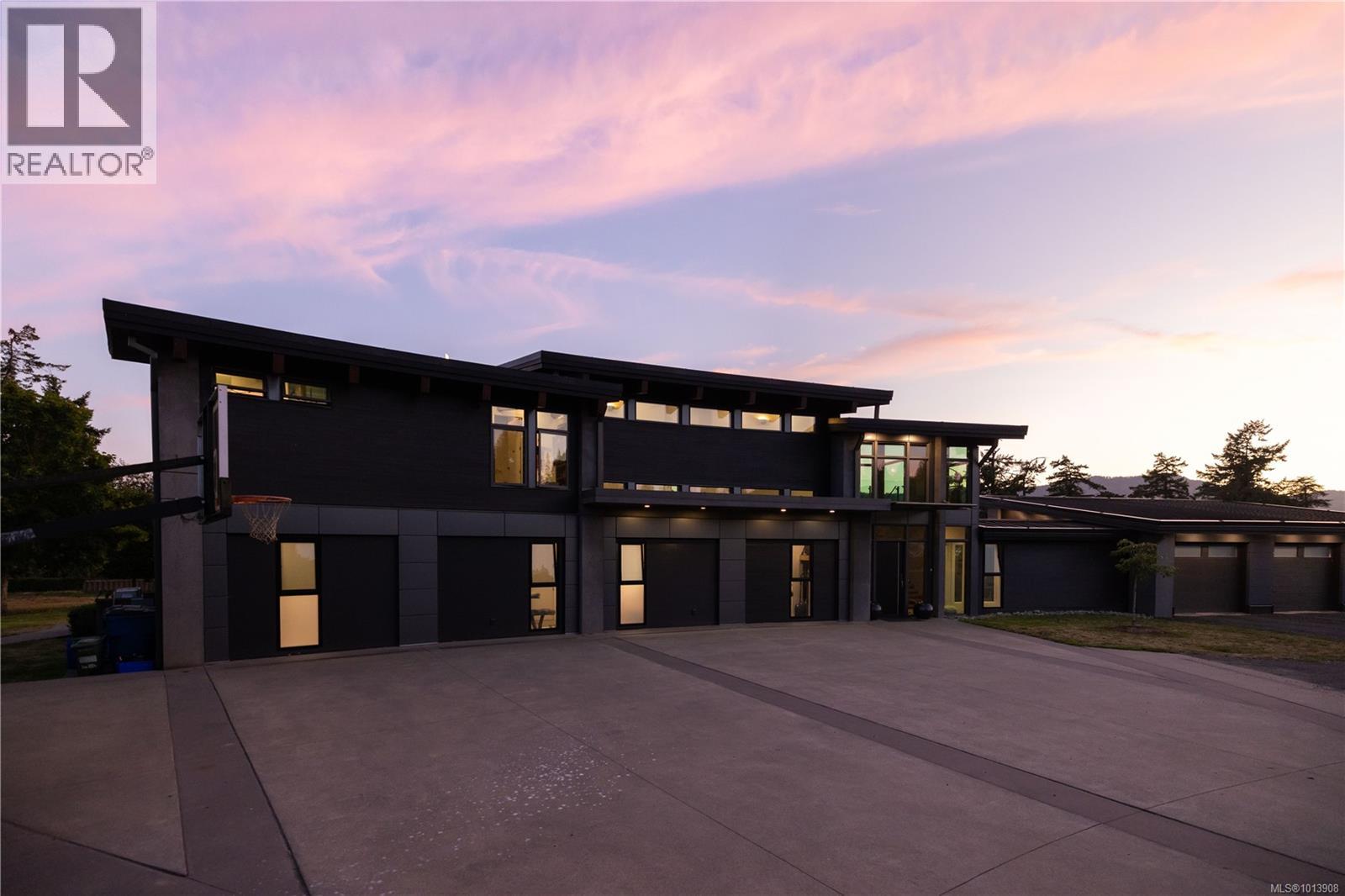 7756 West Saanich Road, Central Saanich