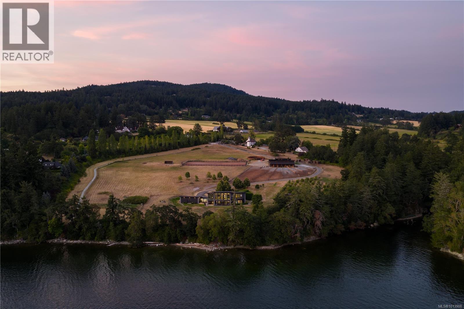  7756 West Saanich Road, Central Saanich