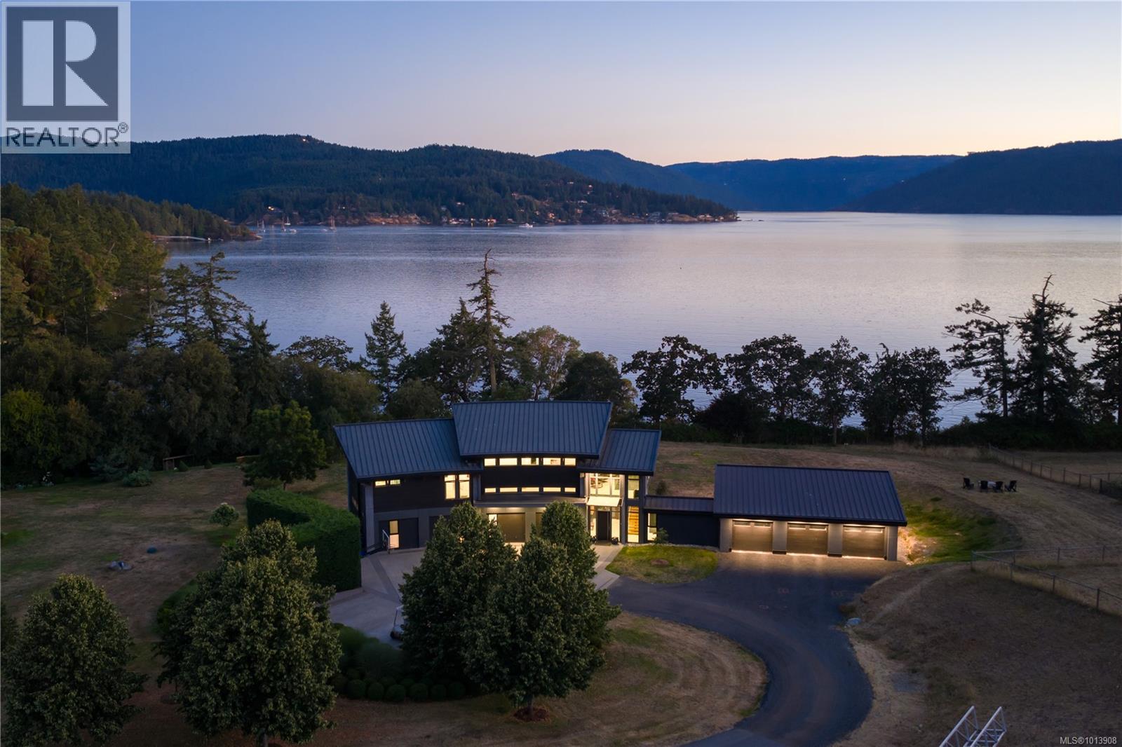  7756 West Saanich Road, Central Saanich
