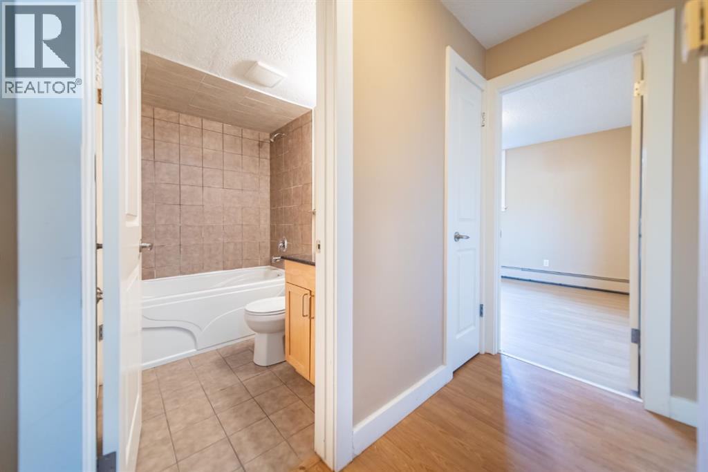 Single Family House for Sale in    Avenue NW Sunnyside Calgary 