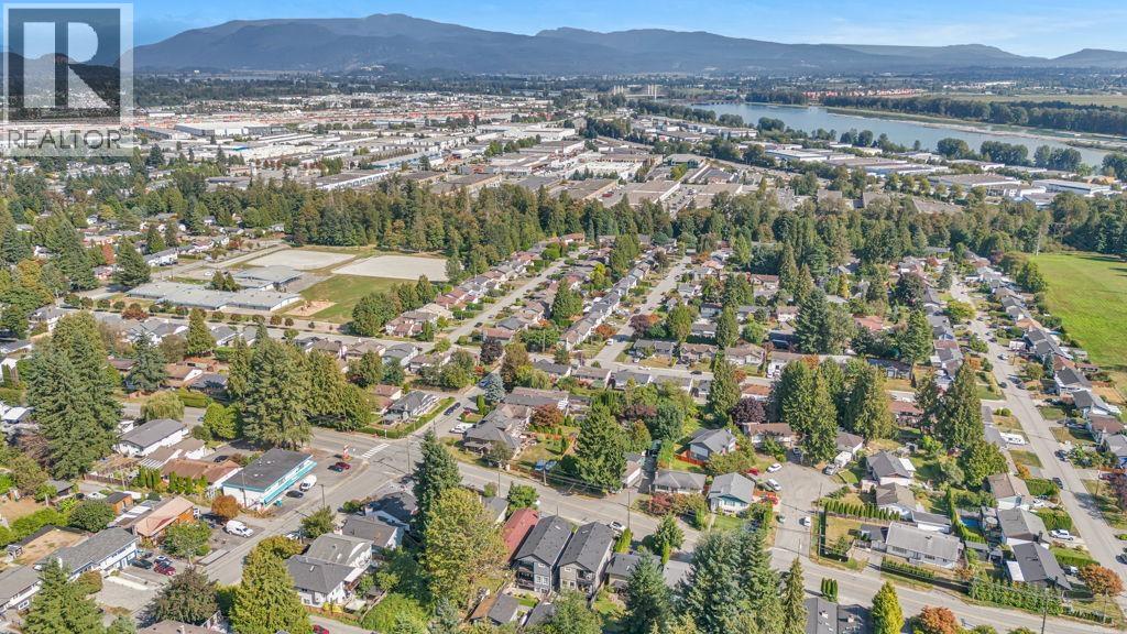 1462 PITT RIVER ROAD, Port Coquitlam