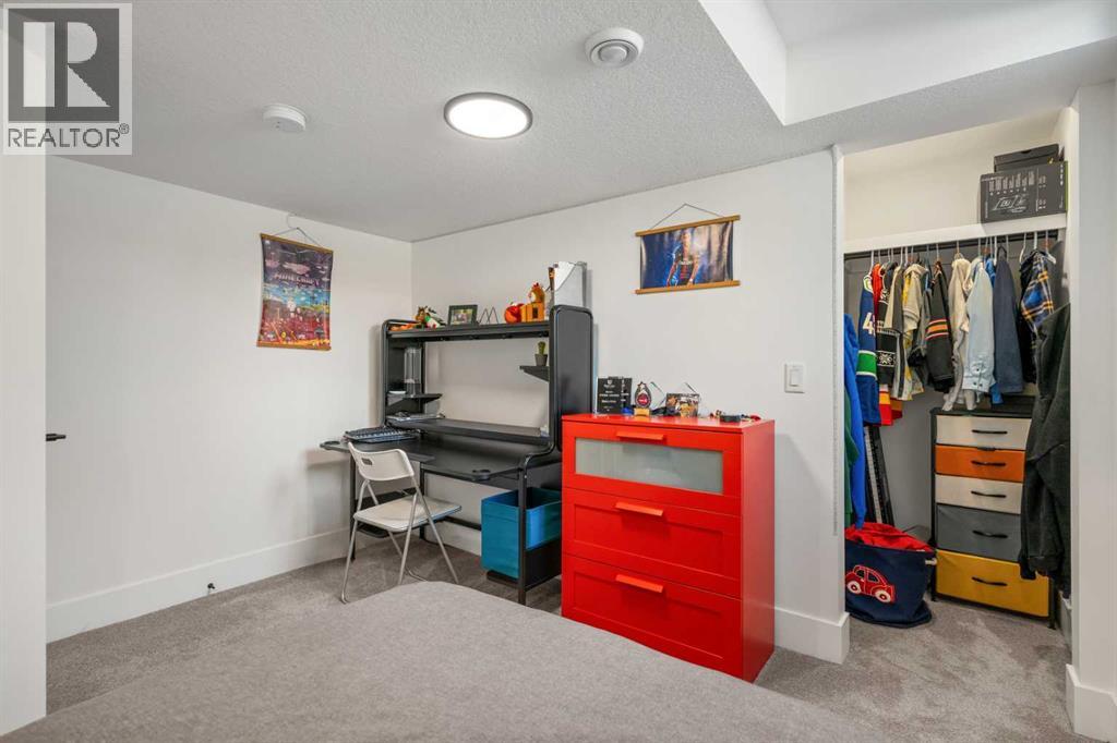 Single Family House for Sale in  Lake Wapta Rise SE Lake Bonavista Calgary 