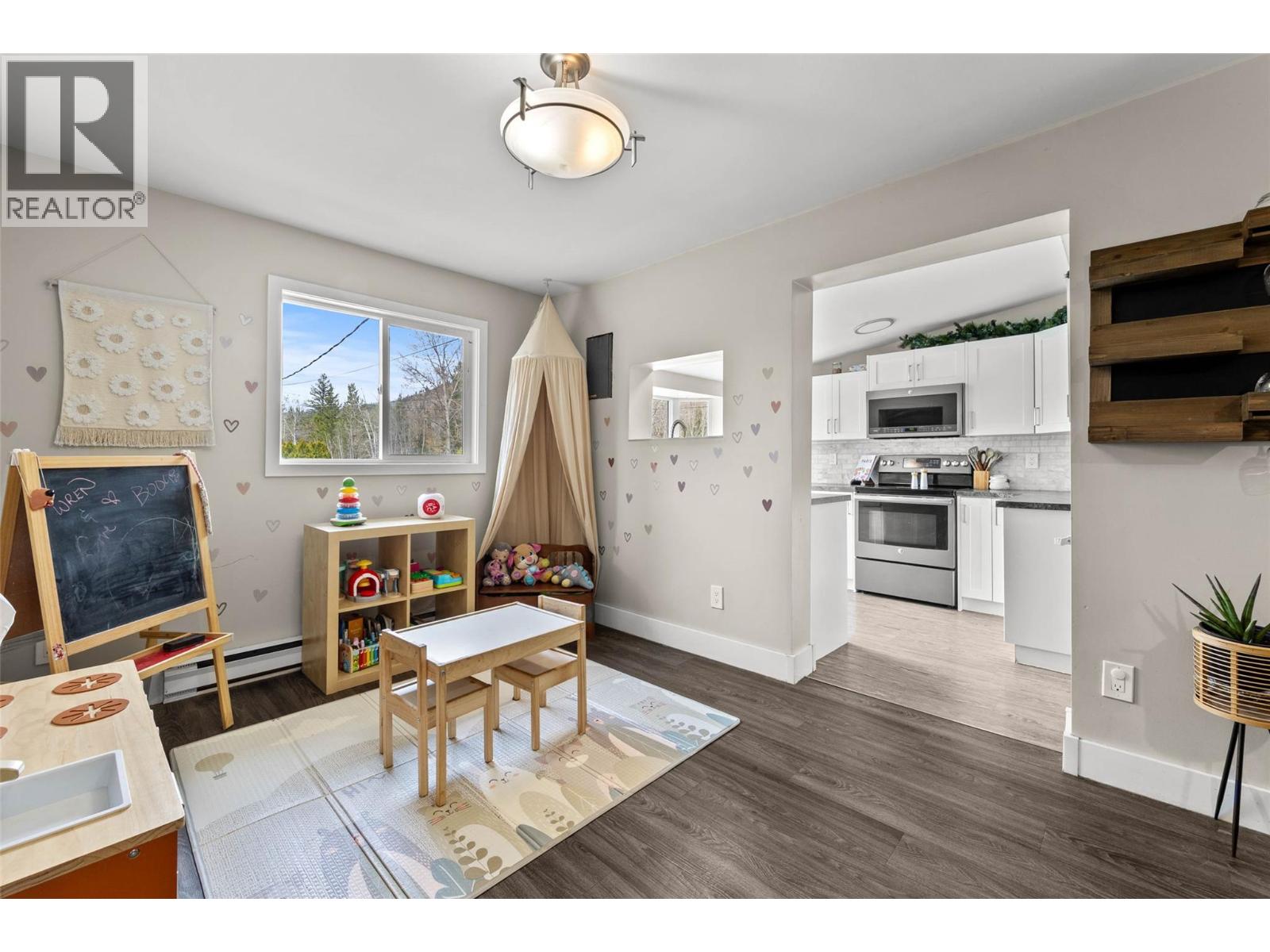 366 Staines Road, Barriere