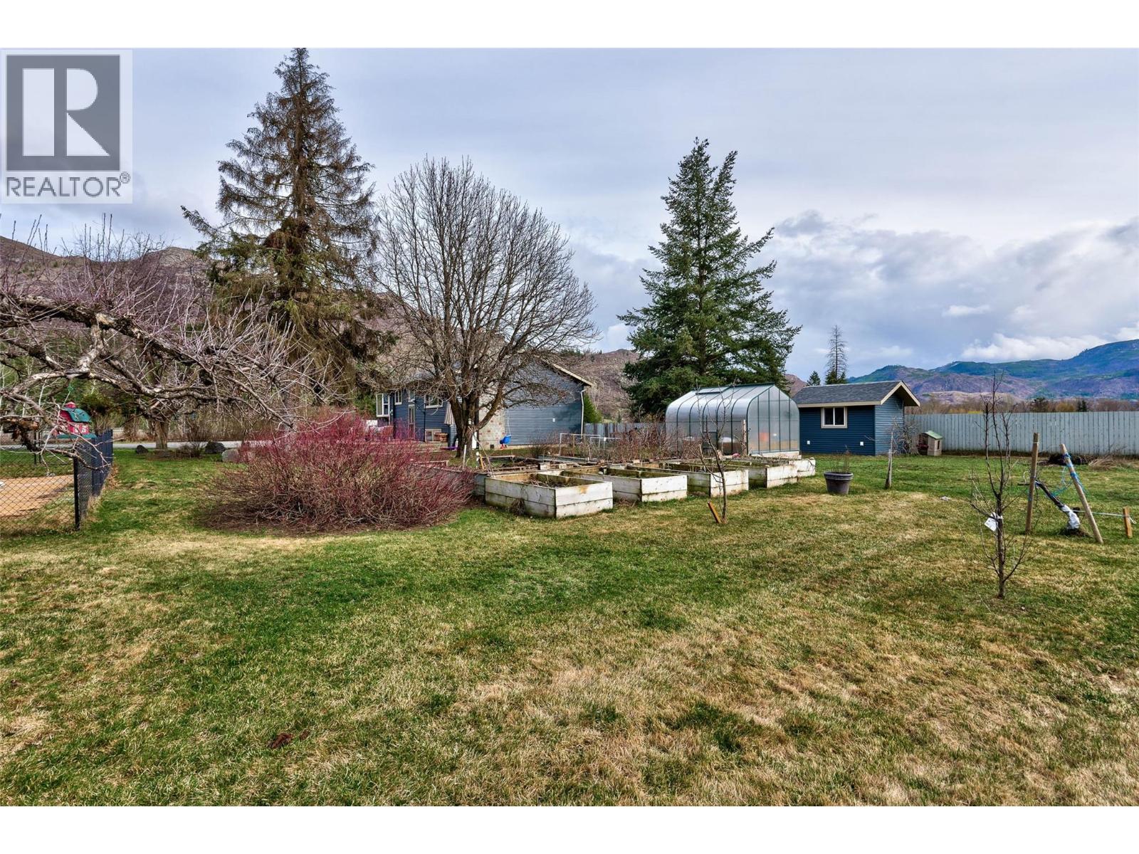 366 Staines Road, Barriere
