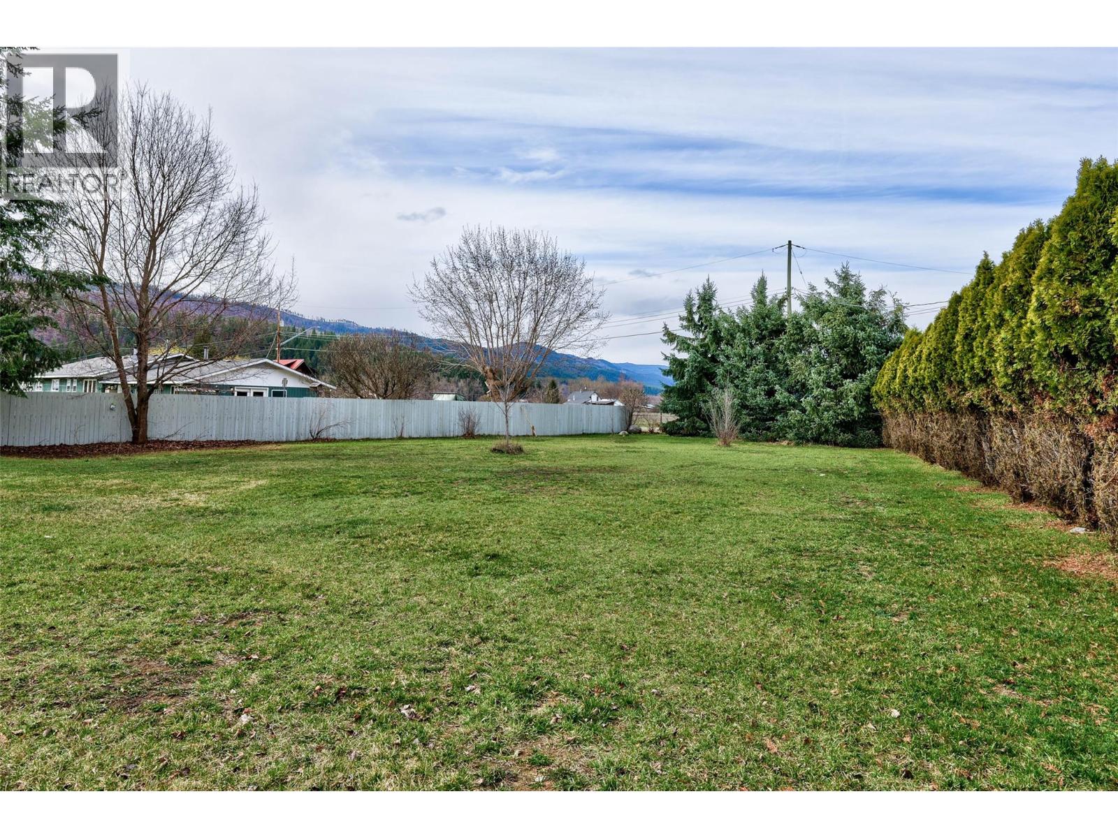 366 Staines Road, Barriere
