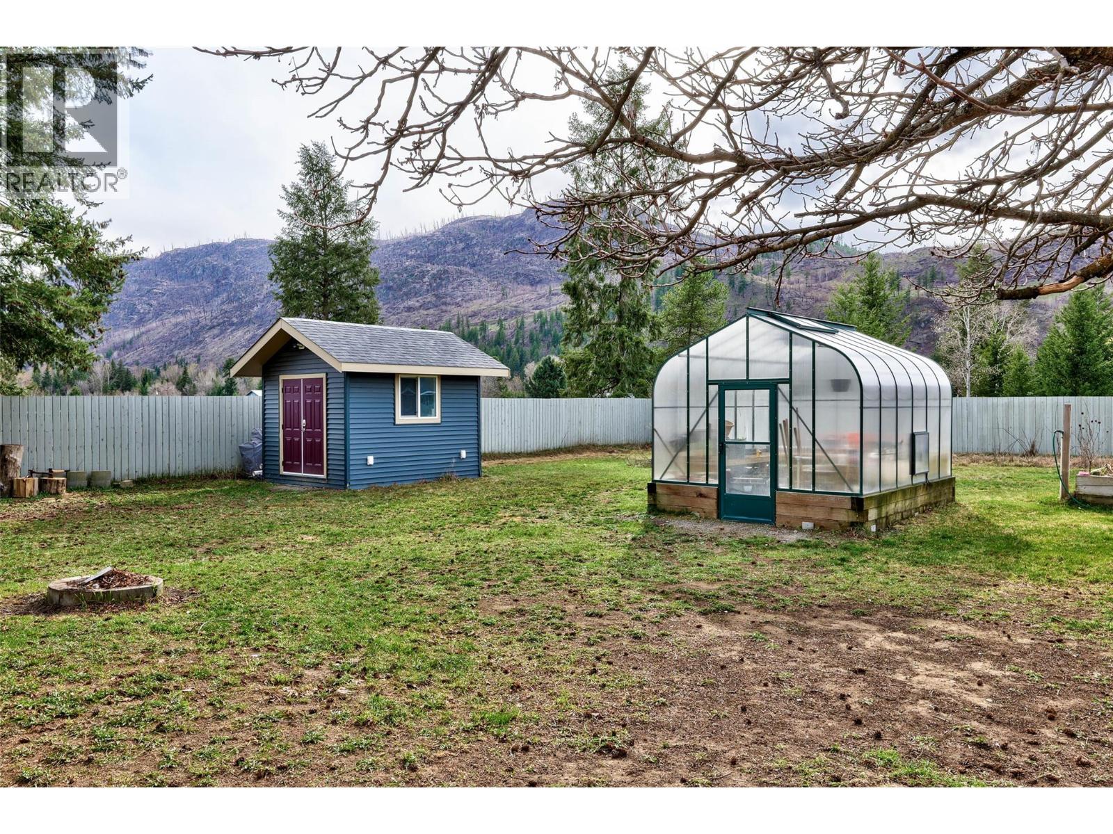 366 Staines Road, Barriere