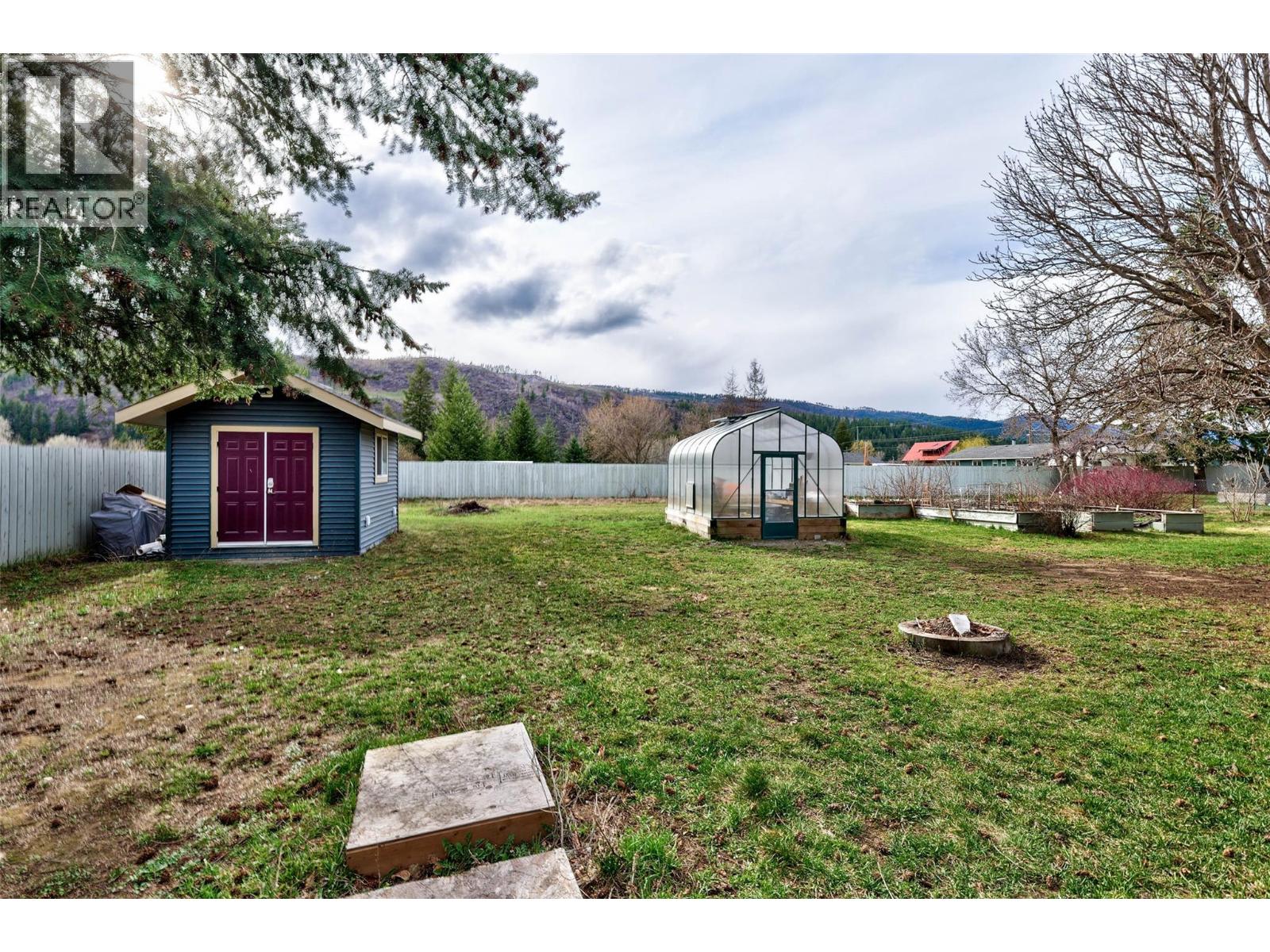 366 Staines Road, Barriere
