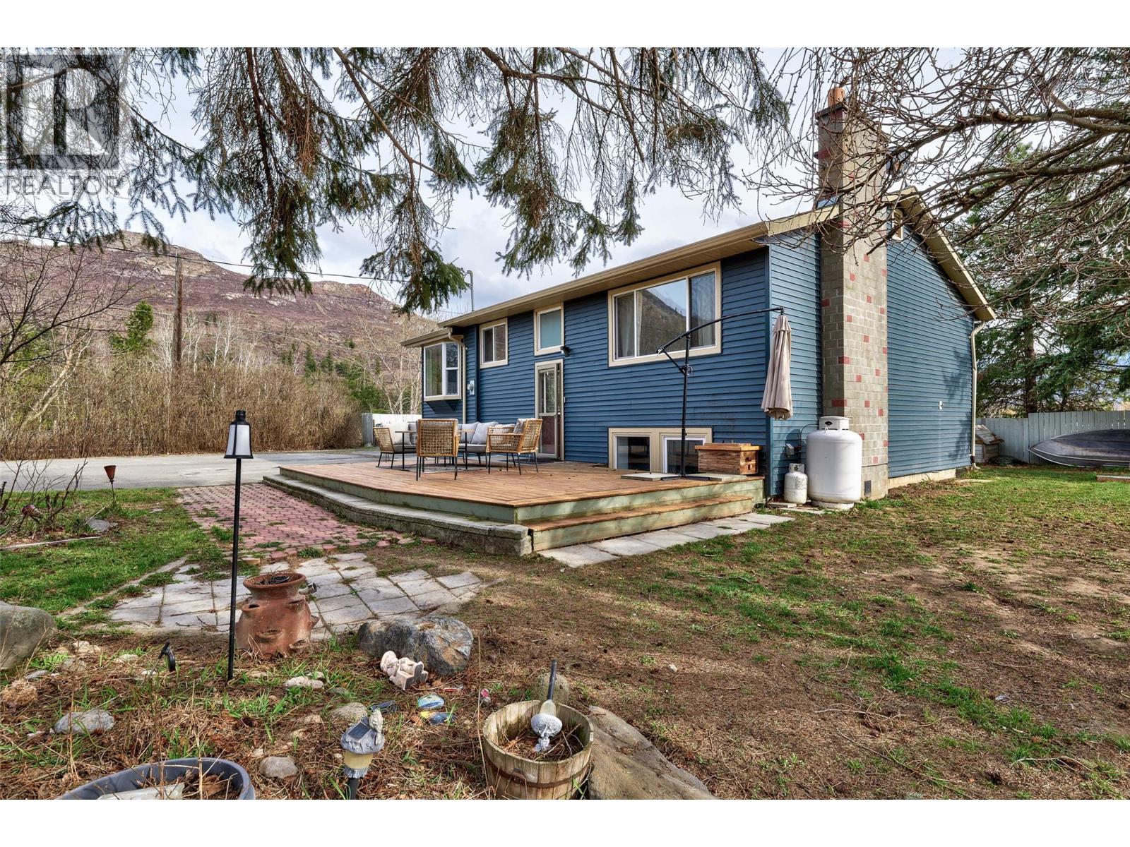 366 Staines Road, Barriere